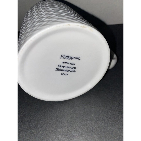 Lot Of 6 Pfaltzgraff Everyday Winston Coffee Mugs Cups White Zig Zag Pattern - Picture 7 of 10
